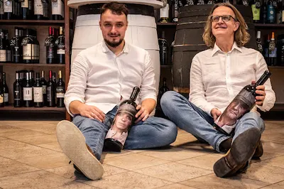 WYTRAWNI Wina Ojca i Syna